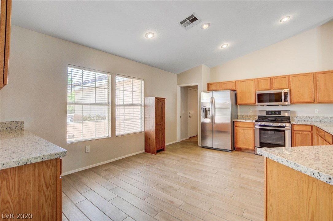 8916 Rusty Rifle Avenue Las Vegas, NV 89143 - Photo 10 of 34