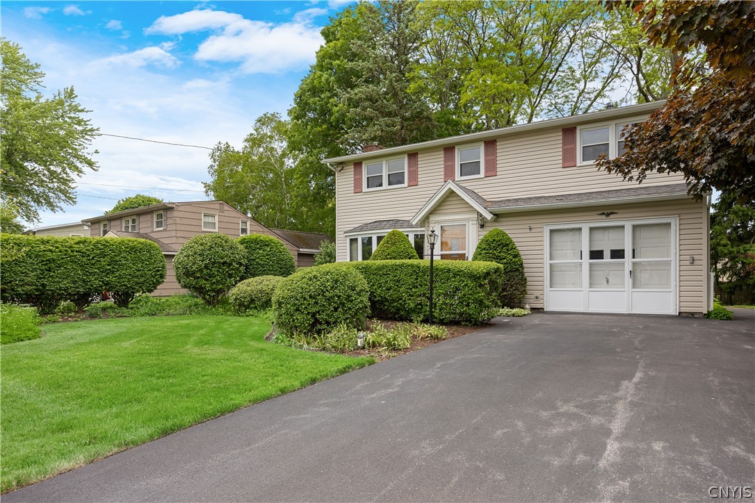 202 Arbordale Road East Camillus, NY 13219 - Photo 3 of 26