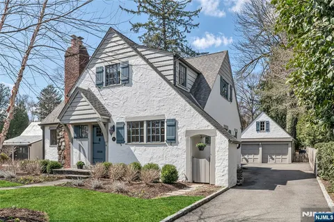 $1,550,000 | 15 Glendon Road, Ho-Ho-Kus, NJ 07423