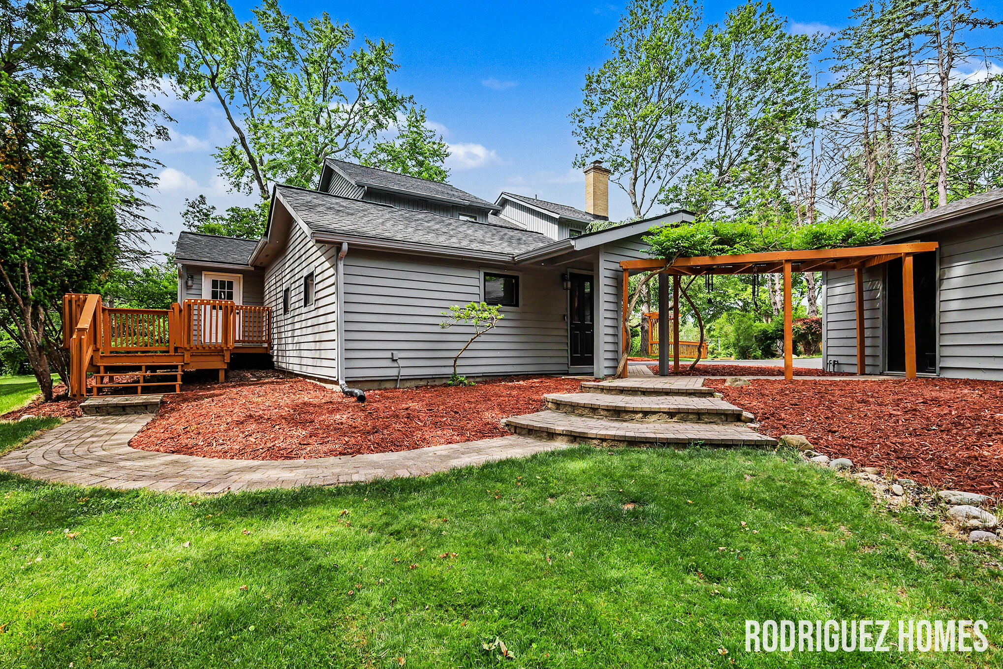 6271 Cascade Road Southeast Grand Rapids, MI 49546 - Photo 29 of 36 IMG_2799