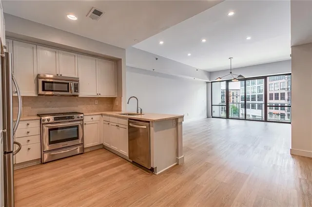 $1,900 | 1100 Howell Mill Road Northwest, Unit 405, Atlanta, GA 30318