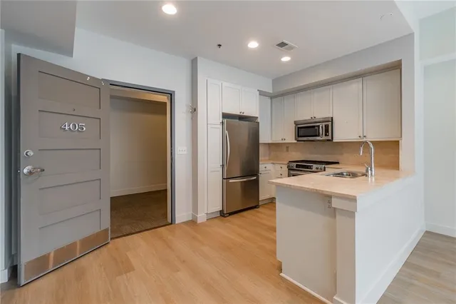 $1,900 | 1100 Howell Mill Road Northwest, Unit 405, Atlanta, GA 30318