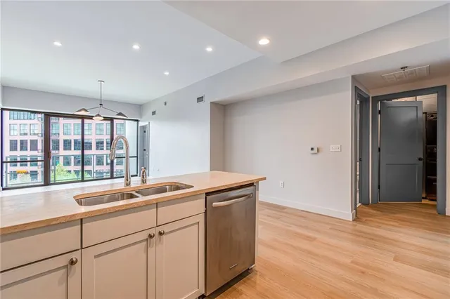 $1,900 | 1100 Howell Mill Road Northwest, Unit 405, Atlanta, GA 30318