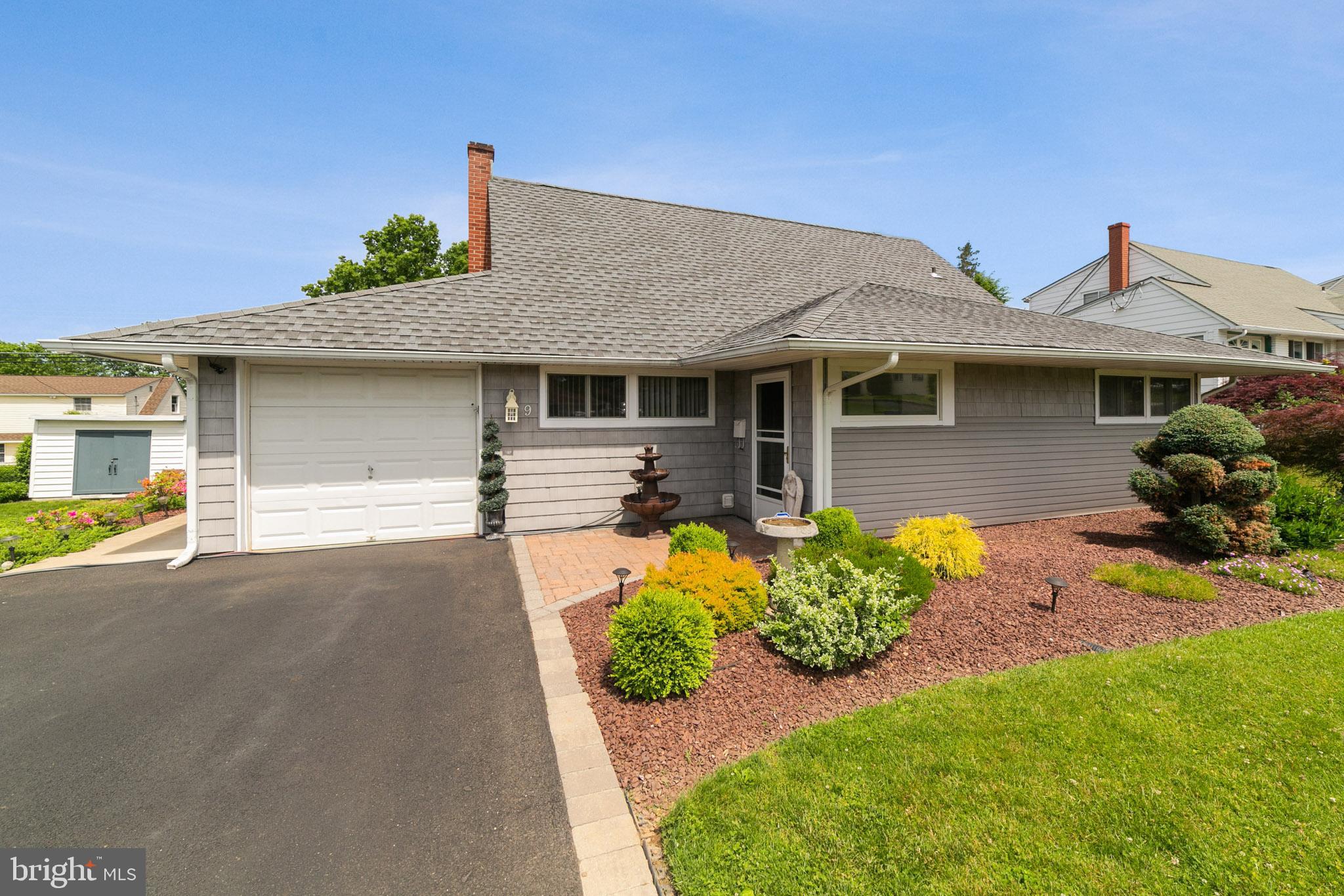 9 Hunt Road Levittown, PA 19056 - Photo 1 of 31 Gallery Image 1