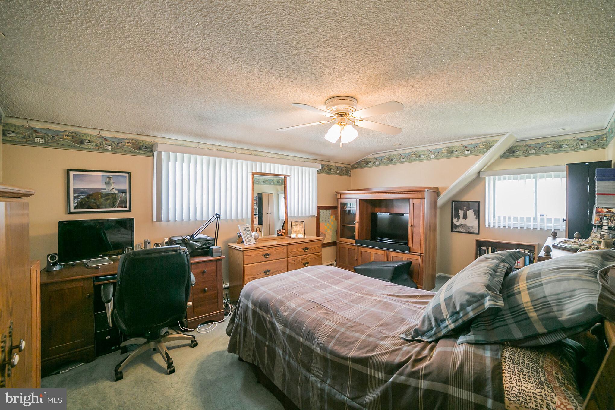 9 Hunt Road Levittown, PA 19056 - Photo 14 of 31 Gallery Image 14
