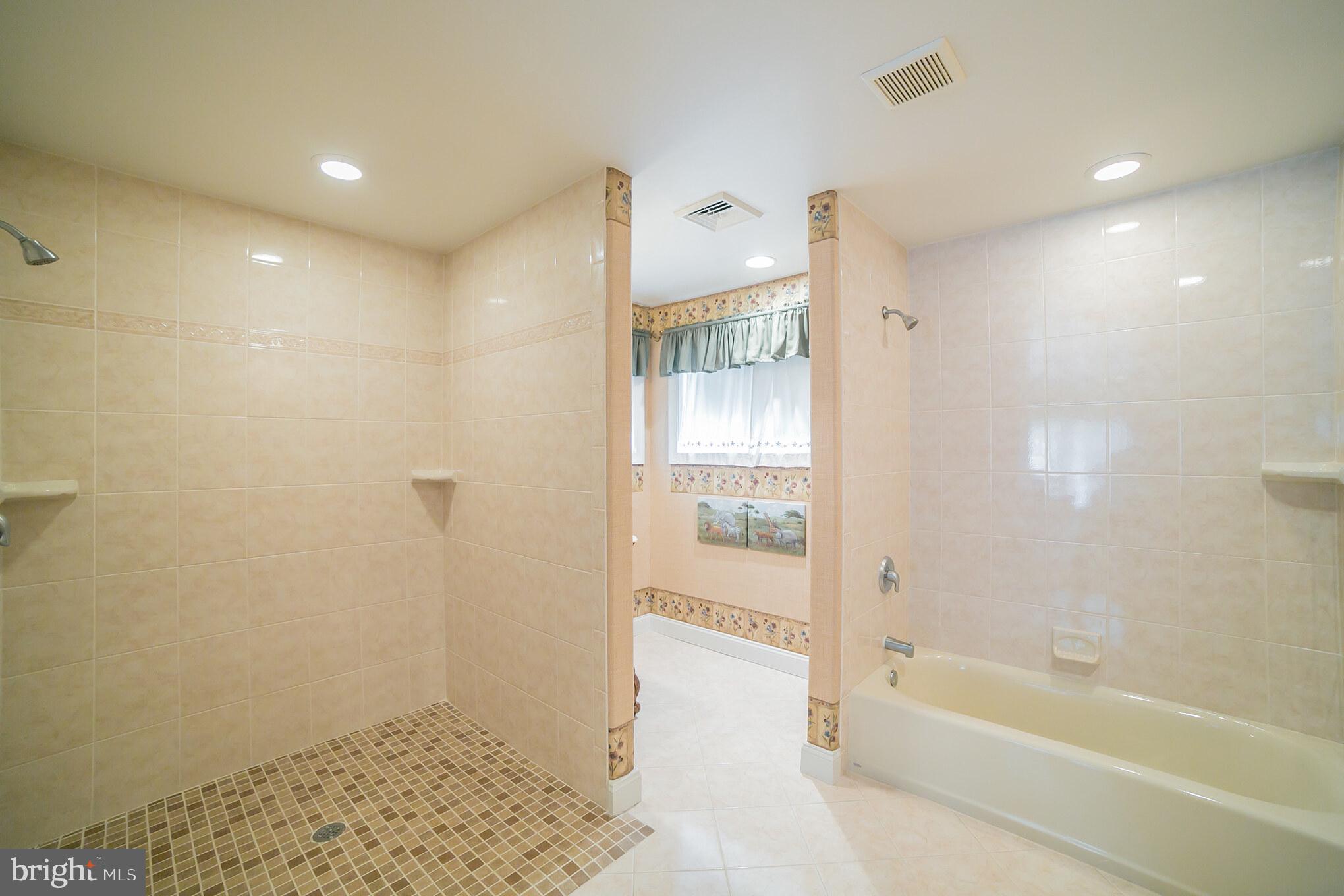 9 Hunt Road Levittown, PA 19056 - Photo 17 of 31 Gallery Image 17