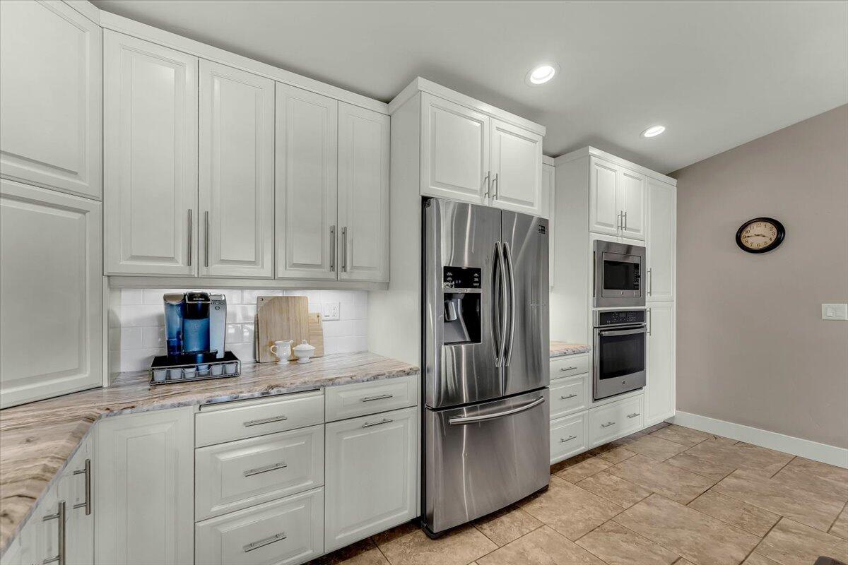 6913 Riverside Drive Redding, CA 96001 - Photo 18 of 90 019-6913 Riverside Dr - I-40