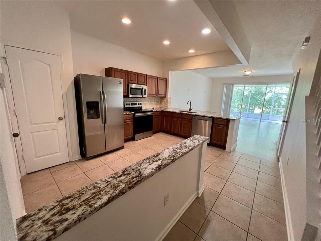 26543 Castleview Way Wesley Chapel, FL 33544 - Photo 7 of 37
