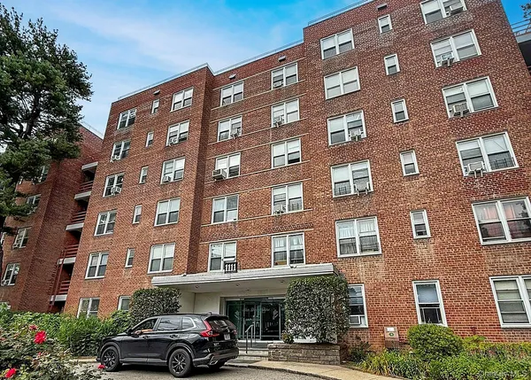 $220,000 | 1111 Midland Avenue, Unit 5J, Bronxville, NY 10708