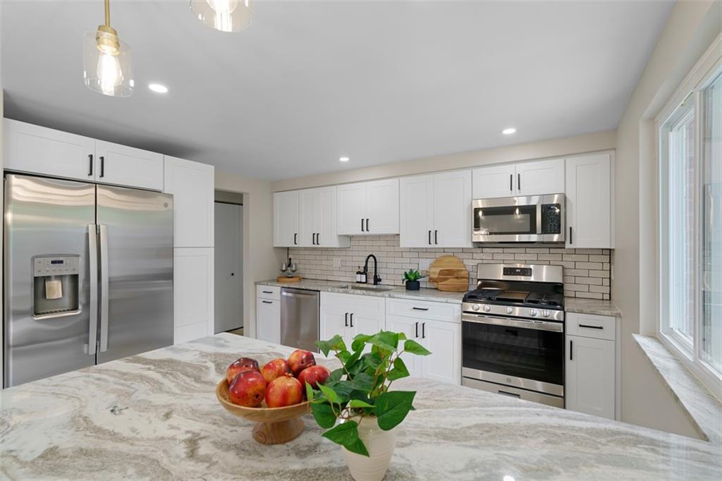 185 Grouse Drive Elizabeth, PA 15037 - Photo 9 of 41