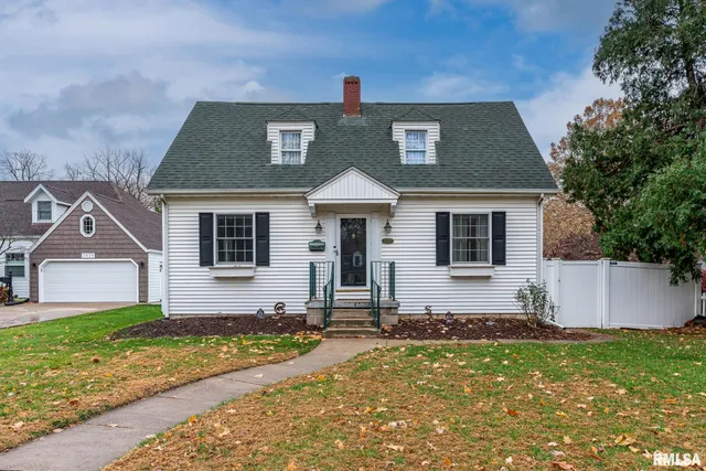 $299,990 | 2636 12th Street, Moline, IL 61265