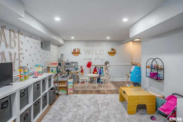 $299,990 | 2636 12th Street, Moline, IL 61265