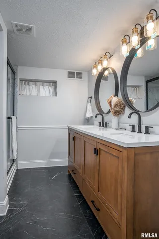 $299,990 | 2636 12th Street, Moline, IL 61265