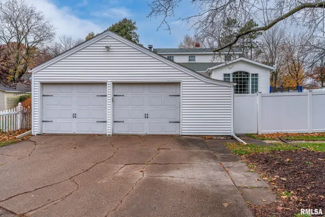 $299,990 | 2636 12th Street, Moline, IL 61265