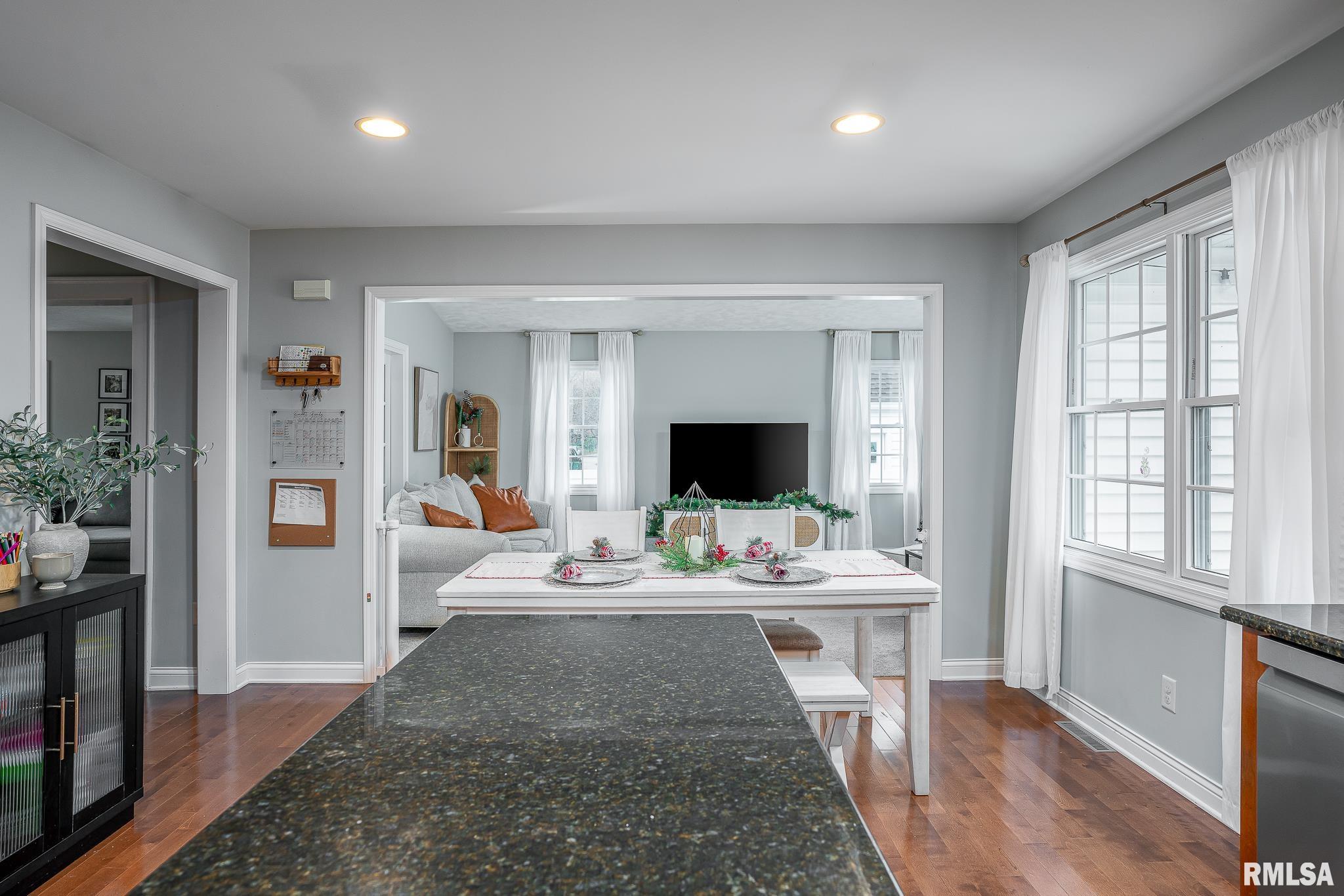 2636 12th Street Moline, IL 61265 - Photo 10 of 28