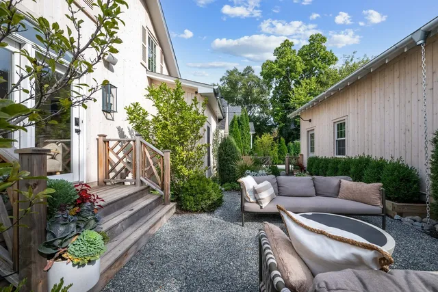 $1,799,000 | 319 West Lake Street, Barrington, IL 60010