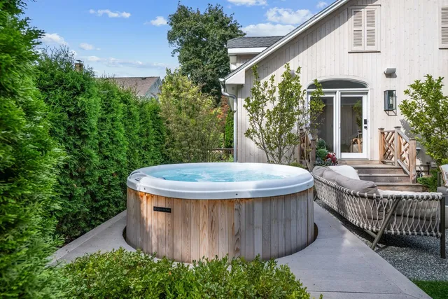 $1,799,000 | 319 West Lake Street, Barrington, IL 60010