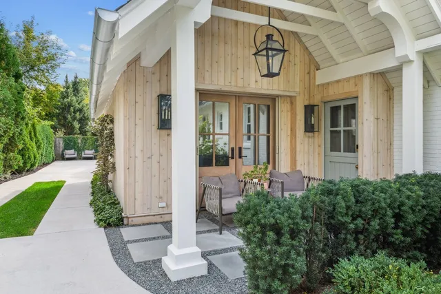 $1,799,000 | 319 West Lake Street, Barrington, IL 60010