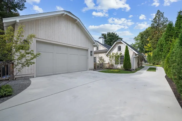$1,799,000 | 319 West Lake Street, Barrington, IL 60010
