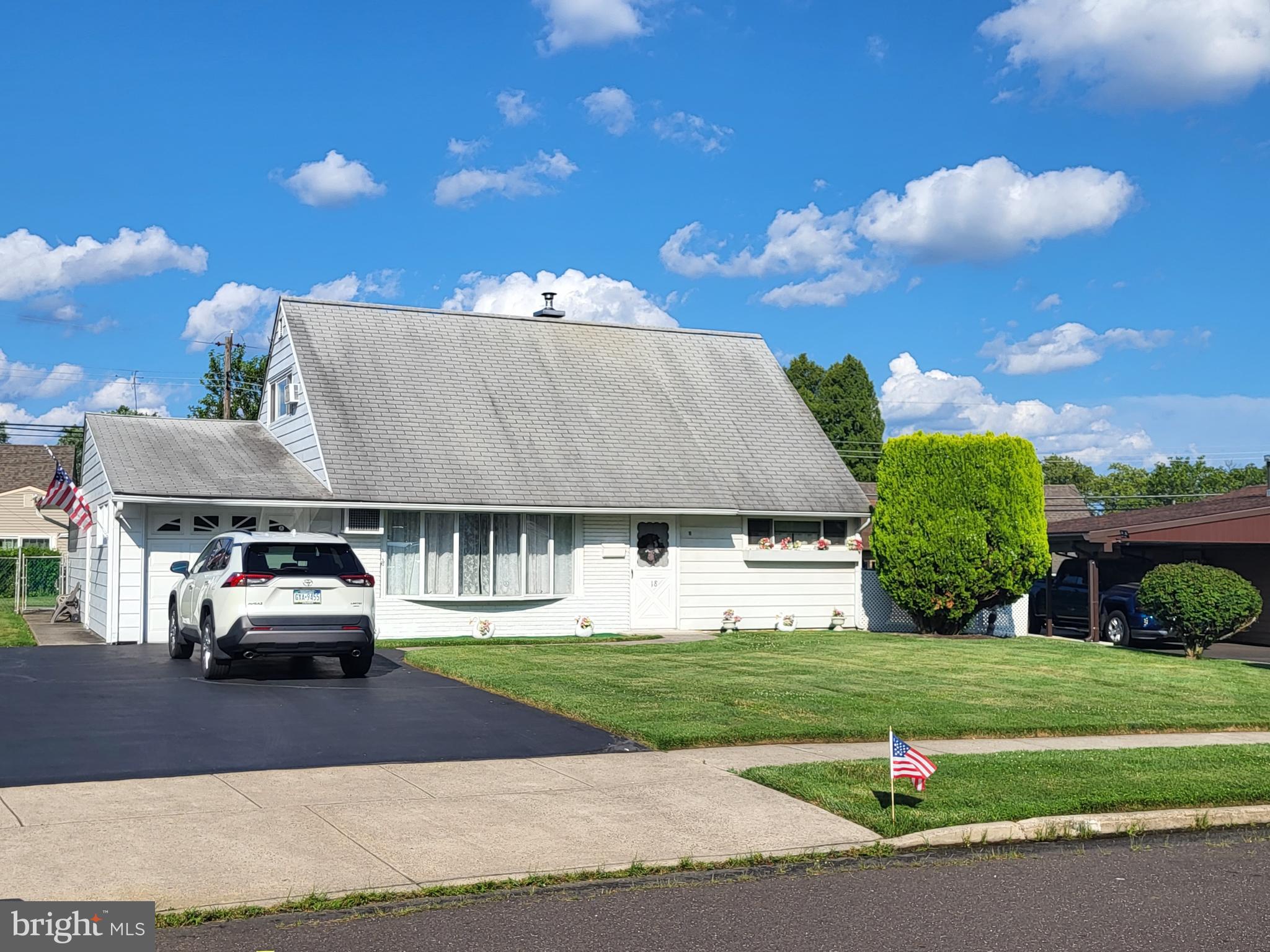 18 Cleft Rock Road Levittown, PA 19057 - Photo 1 of 10 Gallery Image 1