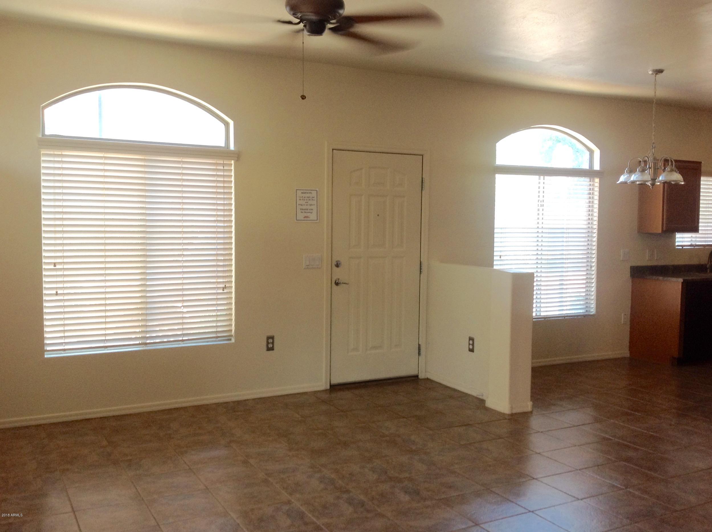2150 East Bell Road, Unit 1091 Phoenix, AZ 85022 - Photo 3 of 20 Light & Bright Entry at Great Room