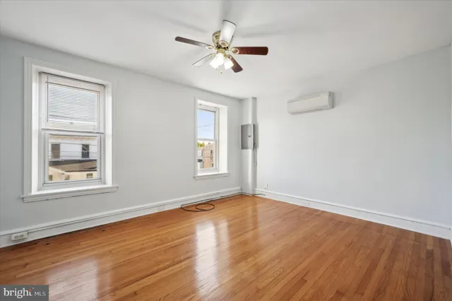 $1,150 | 470 Leverington Avenue, Unit 2, Philadelphia, PA 19128