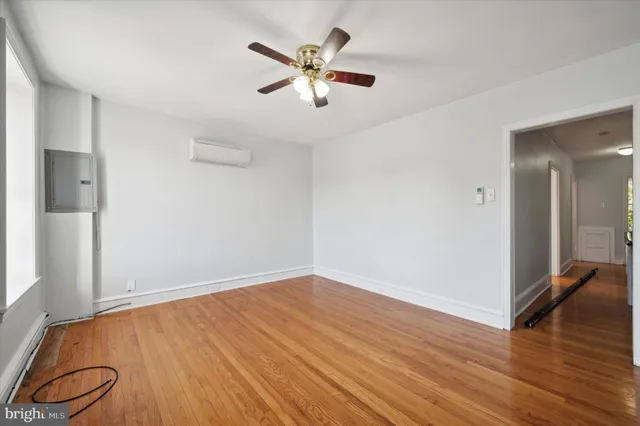 $1,150 | 470 Leverington Avenue, Unit 2, Philadelphia, PA 19128