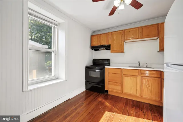 $1,150 | 470 Leverington Avenue, Unit 2, Philadelphia, PA 19128