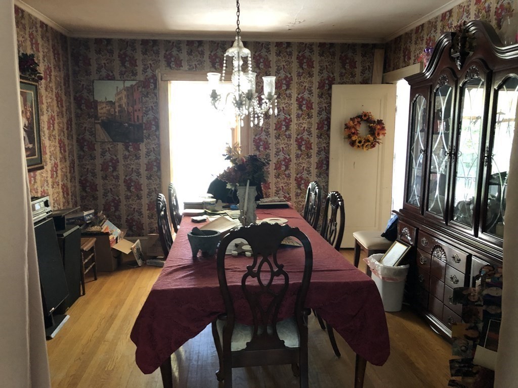 88 Wayne Street Springfield, MA 01118 - Photo 3 of 21