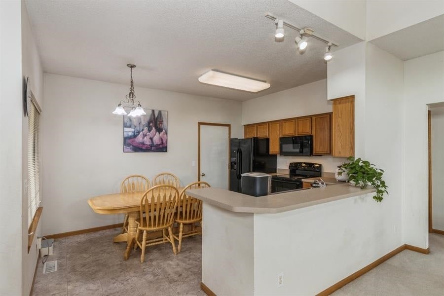1601 Ranier Drive Iowa City, IA 52246 - Photo 6 of 25 Gallery Image 6