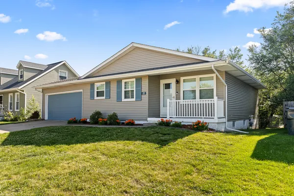 $224,700 | 6345 North Hazelwood Avenue, Davenport, IA 52806