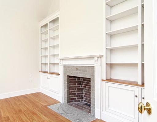 20 Seawood Park Road New Harbor, ME 04554 - Photo 10 of 18 Den/Family/Great Room.