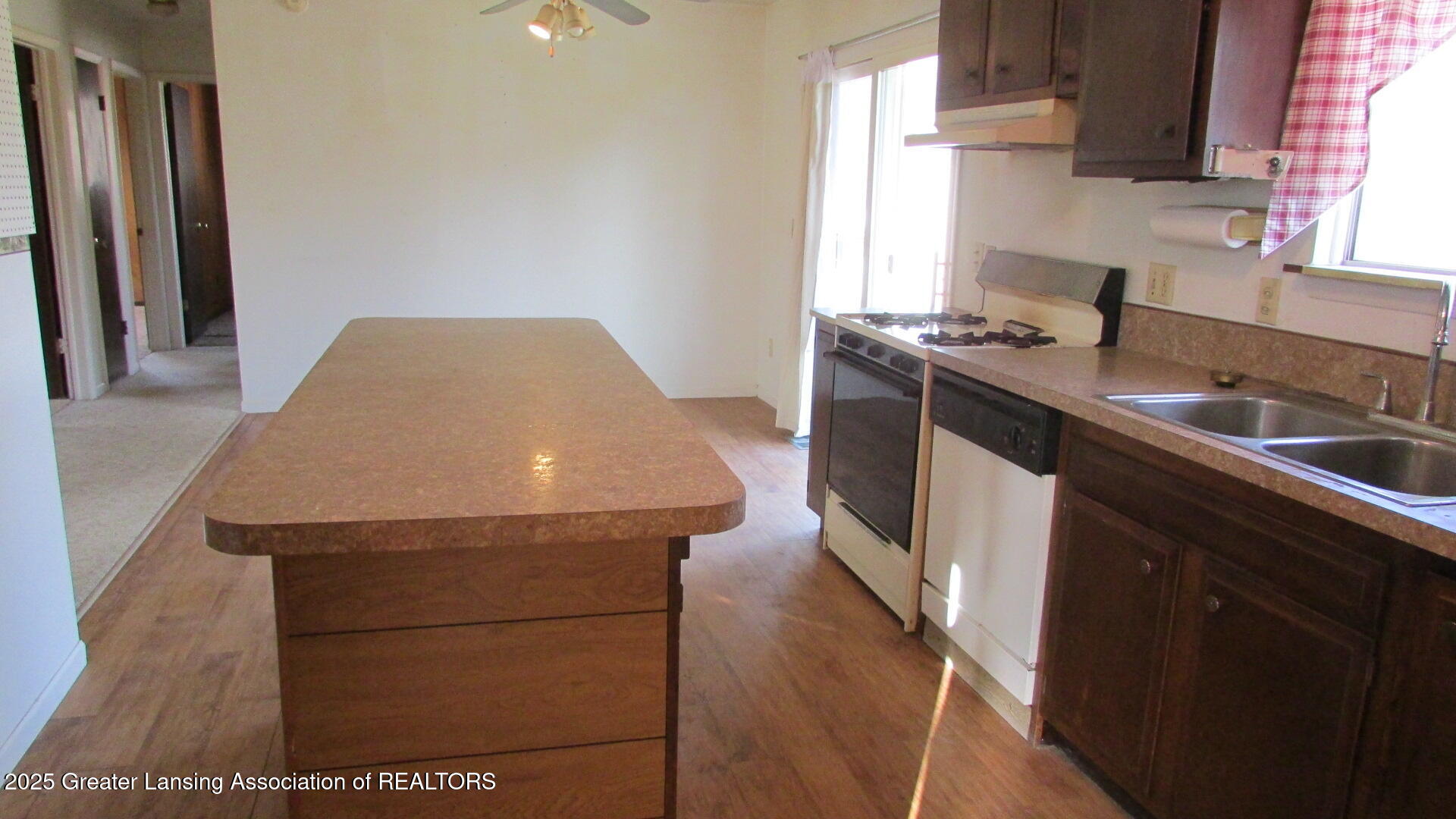 872 Rolfe Road Mason, MI 48854 - Photo 5 of 25 5_872