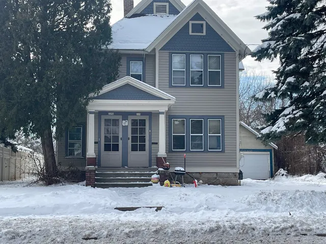 $175,000 | 229 East Irving Avenue, Oshkosh, WI 54901