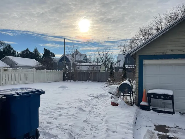 $175,000 | 229 East Irving Avenue, Oshkosh, WI 54901