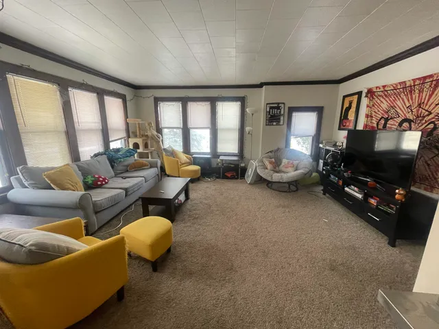 $175,000 | 229 East Irving Avenue, Oshkosh, WI 54901