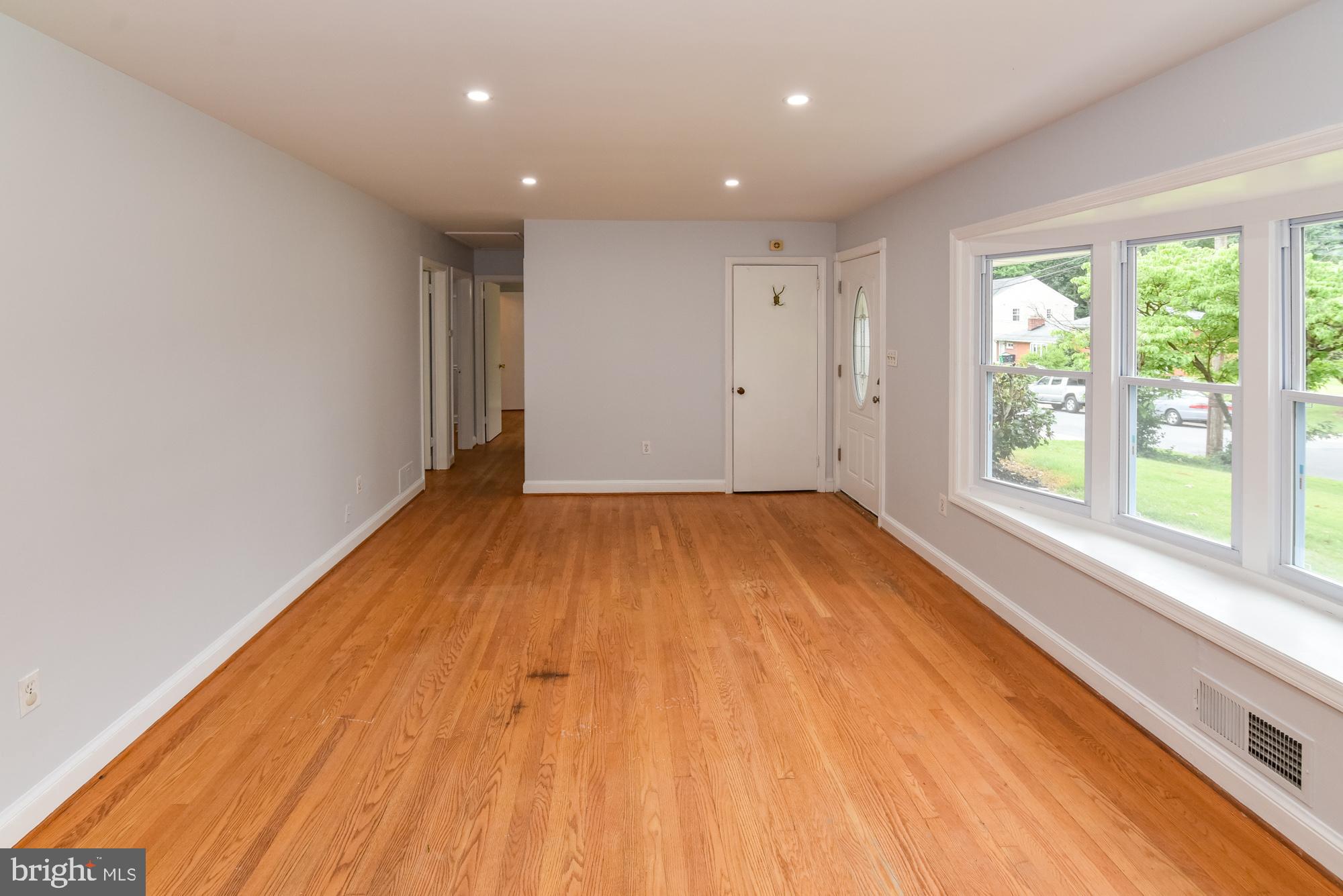 4302 Yates Road Beltsville, MD 20705 - Photo 3 of 43