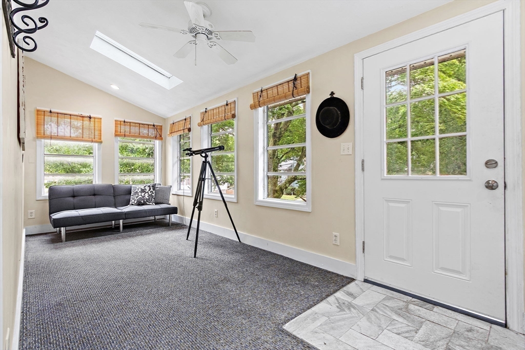 7 Intervale Street Woburn, MA 01801 - Photo 4 of 34