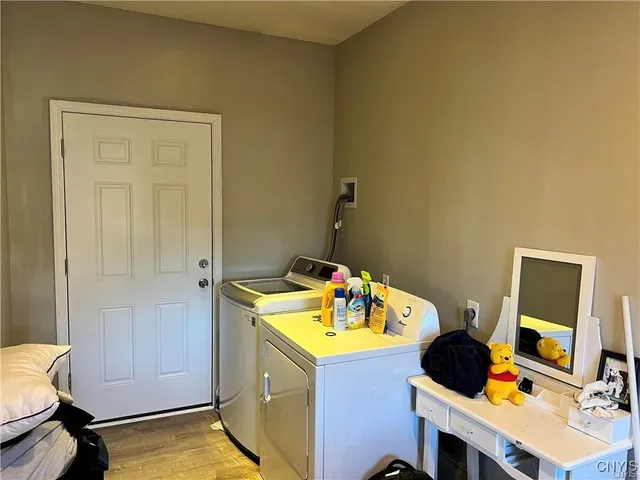 $289,900 | 461 South Main Street, Clay, NY 13212