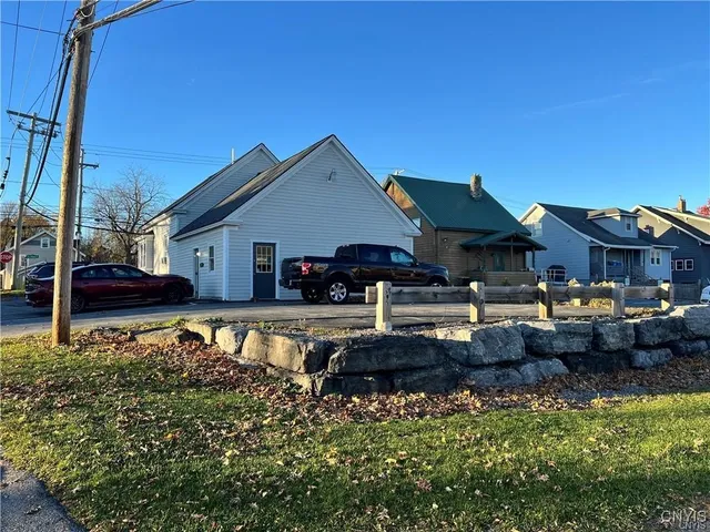 $289,900 | 461 South Main Street, Clay, NY 13212