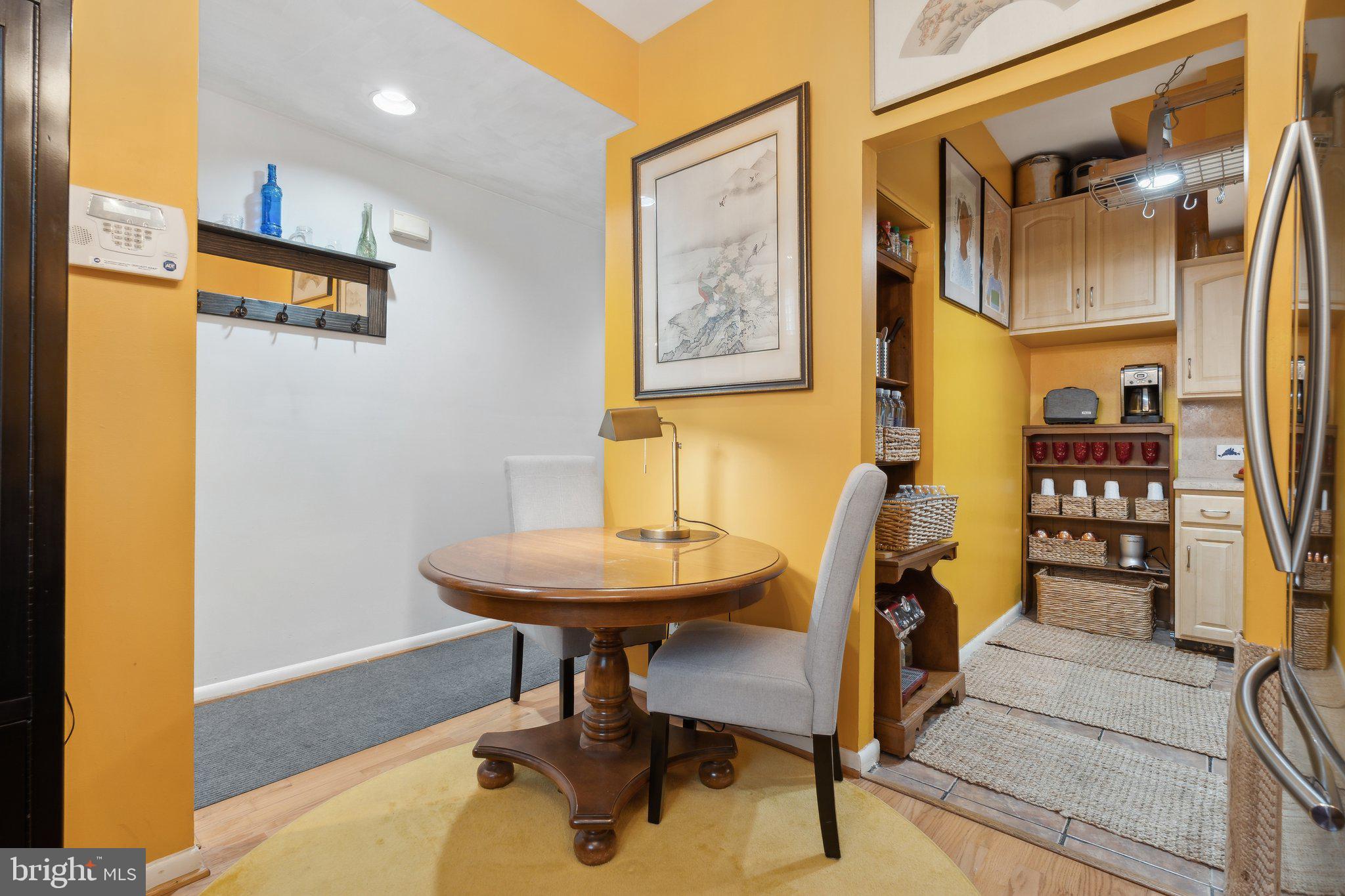 623 Jasper Street Baltimore, MD 21201 - Photo 10 of 32 a view of a livingroom with furniture and a table