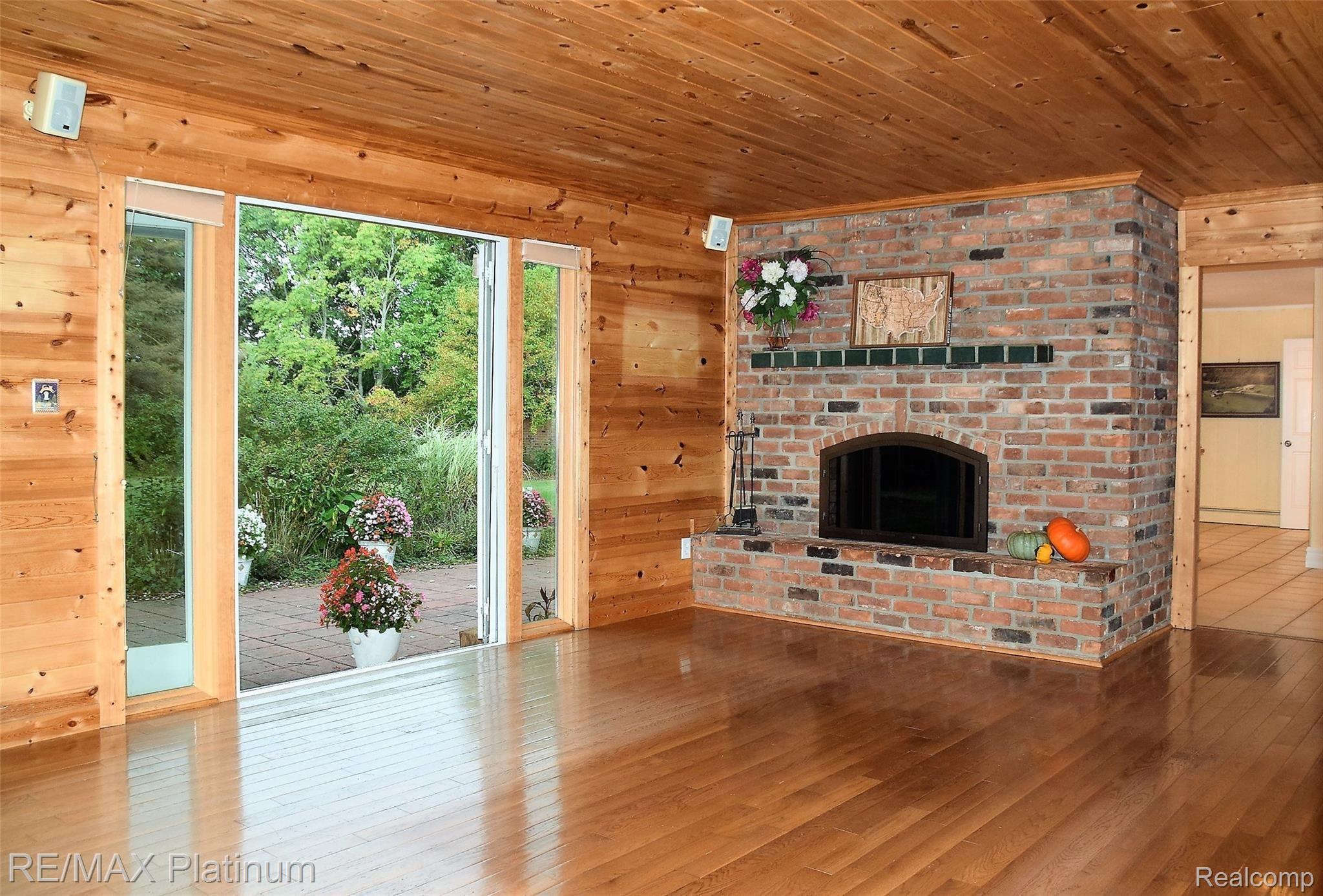 7525 Fisher Road Howell, MI 48855 - Photo 9 of 54 family room natural fireplace2.JPG
