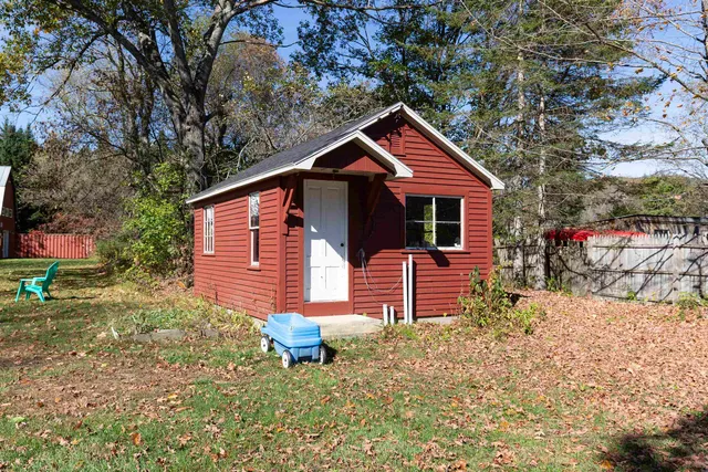 $1,576,000 | 14-16 Summarsell Drive, Hartland, VT 05048