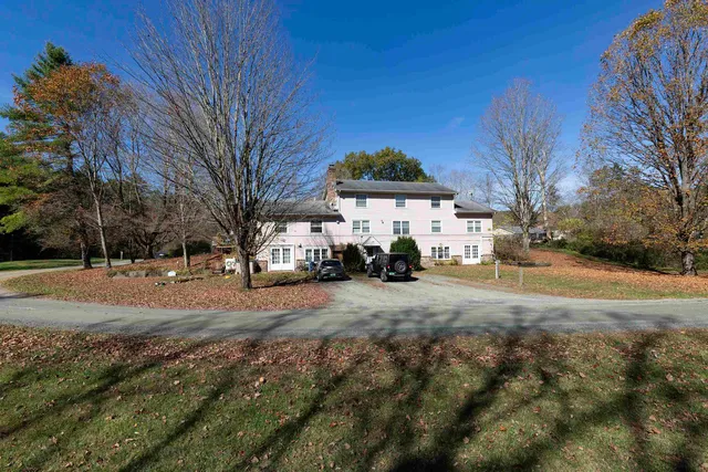 $1,576,000 | 14-16 Summarsell Drive, Hartland, VT 05048