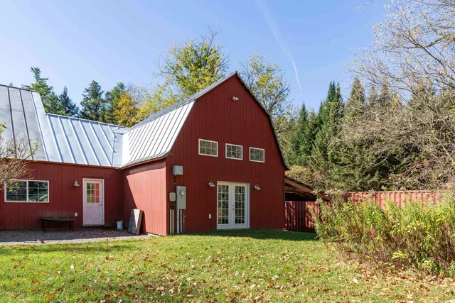 $1,576,000 | 14-16 Summarsell Drive, Hartland, VT 05048