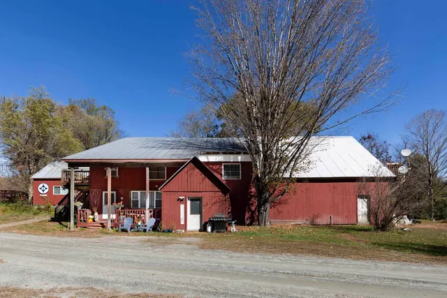 $1,576,000 | 14-16 Summarsell Drive, Hartland, VT 05048