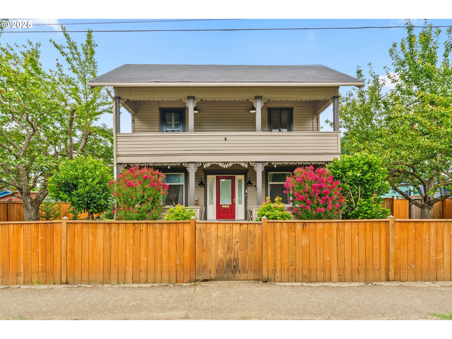 409 North 8th Street Cottage Grove, OR 97424 - Photo 3 of 48 a view front of house with a yard