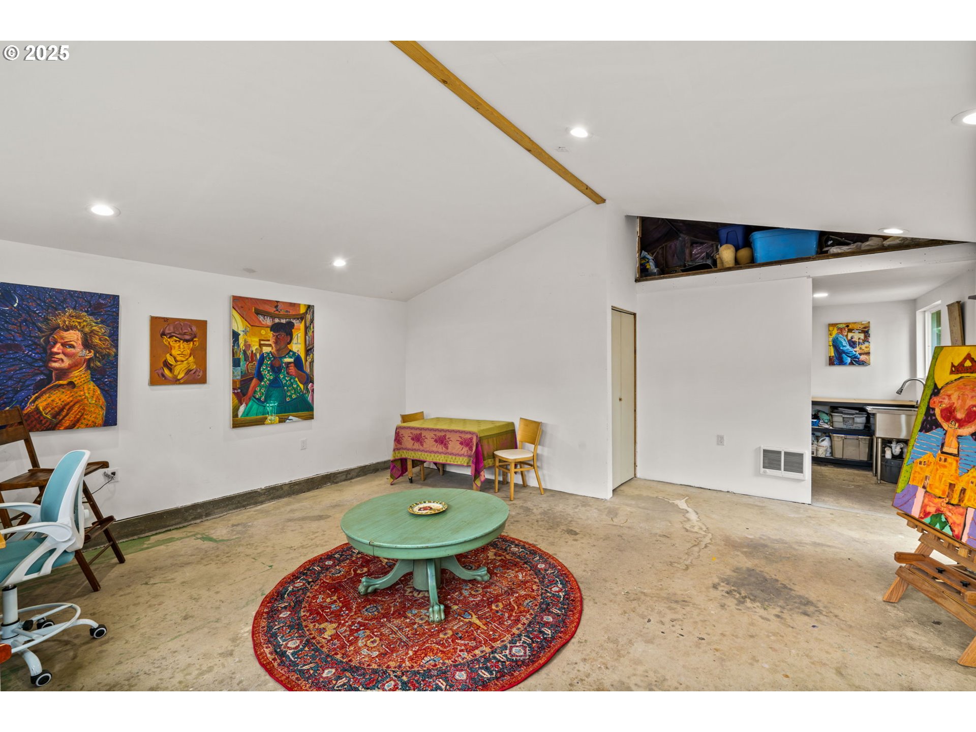 409 North 8th Street Cottage Grove, OR 97424 - Photo 36 of 48 a room with furniture and gym equipment