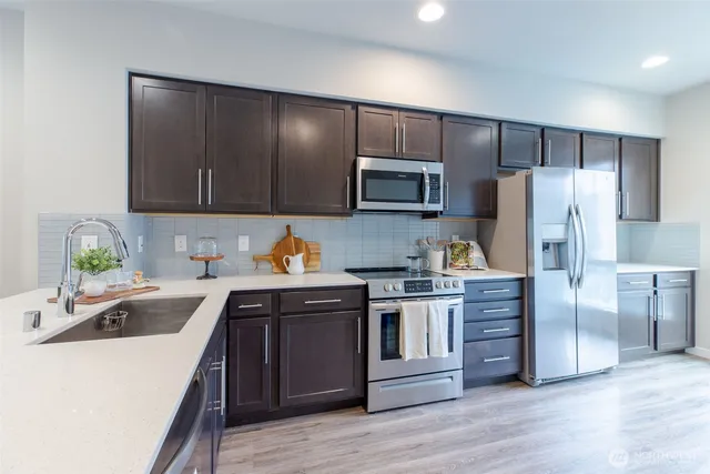 $535,000 | 15113 40th Avenue West, Unit B2, Lynnwood, WA 98087