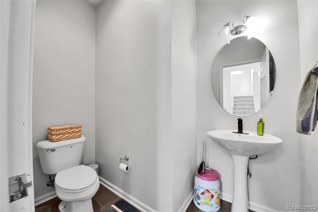 3454 Everett Drive Rochester Hills, MI 48307 - Photo 12 of 53